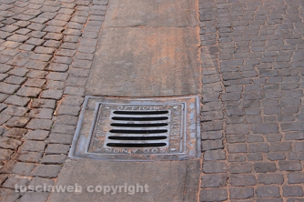 Scie rosse per le strade del centro