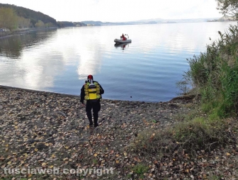 Lago di Bolsena - Le ricerche del disperso - Il nucleo sommozzatori dei vigili del fuoco