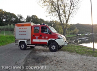 Lago di Bolsena - Le ricerche del disperso - L'unità cinofila dei vigili del fuoco