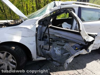 Scontro auto-betoniera sulla Teverina