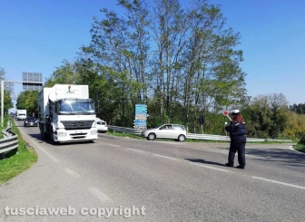 Scontro auto-betoniera sulla Teverina