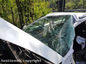 Scontro auto-betoniera sulla Teverina