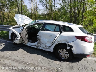 Scontro auto-betoniera sulla Teverina
