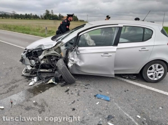 Viterbo - Scontro auto - bus