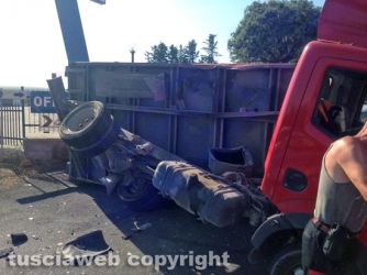 Tuscanese - Scontro auto-camion