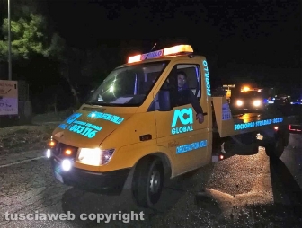 Viterbo - Schianto auto-minicar tra la Tuscanese e strada Terme