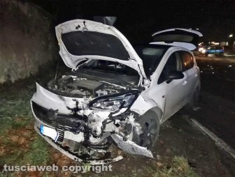 Viterbo - Schianto auto-minicar tra la Tuscanese e strada Terme