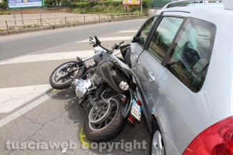 Viterbo - Scontro auto - moto