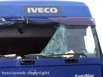 Scontro camper-camion