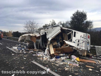 Scontro camper-camion