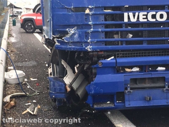 Scontro camper-camion