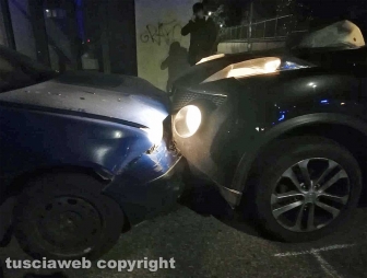 Viterbo - Scontro tra auto