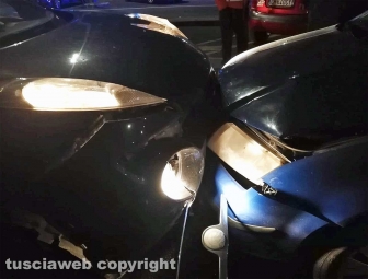 Viterbo - Scontro tra auto