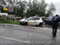 Caprarola - Scontro tra auto, paura per una fuga di gas