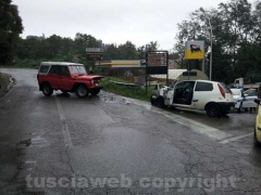 Caprarola - Scontro tra auto, paura per una fuga di gas