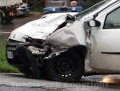 Caprarola - Scontro tra auto, paura per una fuga di gas