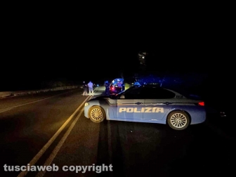 Viterbo - Scontro tra due moto sulla Cassia sud, un morto e un ferito grave