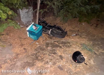 Viterbo - Scontro tra due moto sulla Cassia sud, un morto e un ferito grave