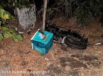 Viterbo - Scontro tra due moto sulla Cassia sud, un morto e un ferito grave