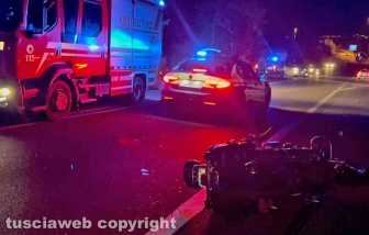 Viterbo - Scontro tra due moto sulla Cassia sud, un morto e un ferito grave