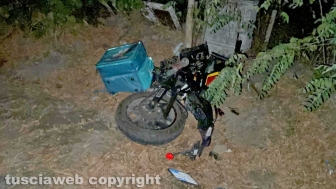 Viterbo - Scontro tra due moto sulla Cassia sud, un morto e un ferito grave