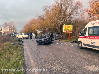 Viterbo - Scontro tra tre auto sulla Teverina