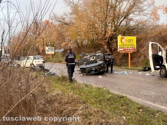 Viterbo - Scontro tra tre auto sulla Teverina