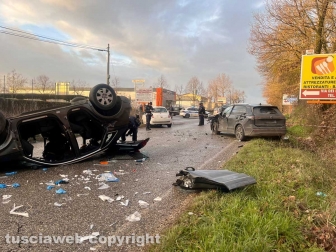 Viterbo - Scontro tra tre auto sulla Teverina