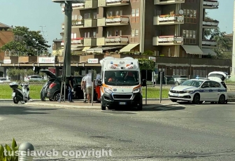 Viterbo - Scooter contro auto sulla Cassia Nord