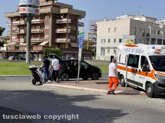 Viterbo - Scooter contro auto sulla Cassia Nord