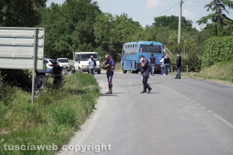 Scooter contro autobus, un morto