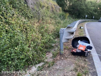 Vetralla - Scooter sbanda su strada Carcarelle