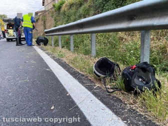 Vetralla - Scooter sbanda su strada Carcarelle