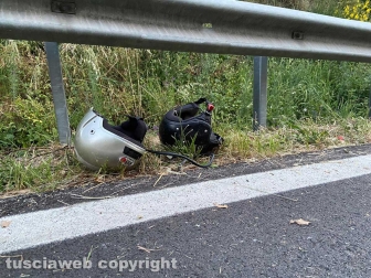 Vetralla - Scooter sbanda su strada Carcarelle