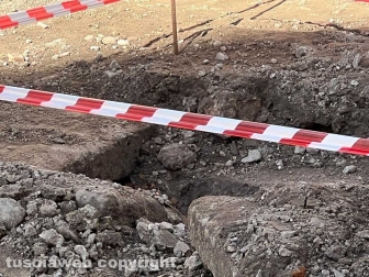 Viterbo - Scoperti due cunicoli durante i lavori in piazza del Comune