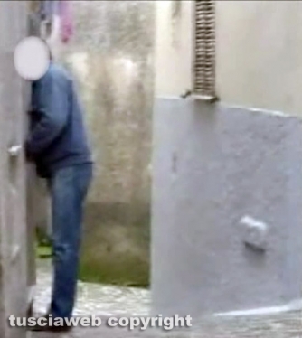 Nas - Scoperti due fratelli falsi ciechi