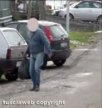 Nas - Scoperti due fratelli falsi ciechi