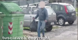 Nas - Scoperti due fratelli falsi ciechi