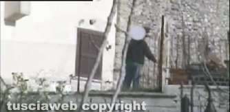 Nas - Scoperti due fratelli falsi ciechi