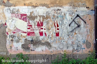 Scritte politiche sui muri