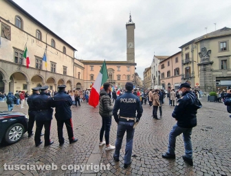 Viterbo - Scuola, corteo degli studenti contro orari scaglionati e trasporti