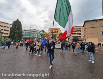 Viterbo - Scuola, corteo degli studenti contro orari scaglionati e trasporti