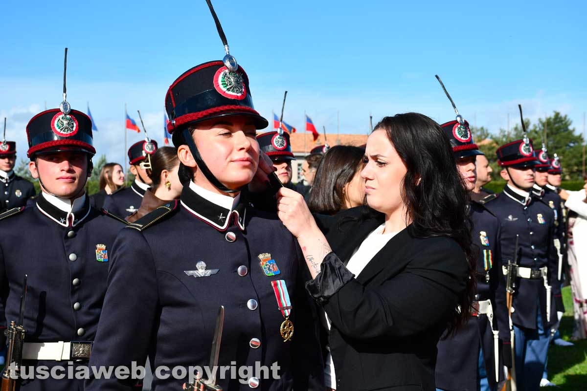 Viterbo - La cerimonia di consegna dei gradi agli allievi marescialli della scuola sottufficiali dell'esercito