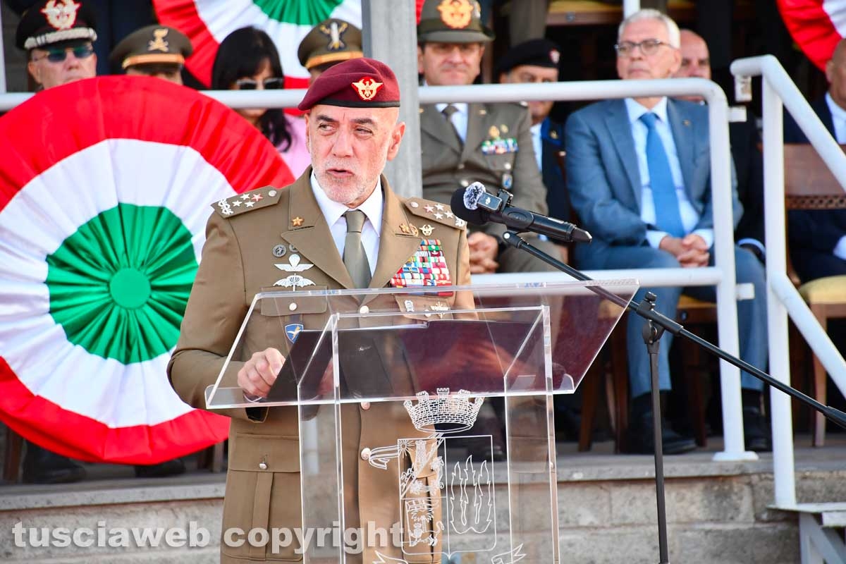 Viterbo - La cerimonia di consegna dei gradi agli allievi marescialli della scuola sottufficiali dell'esercito - Carmine Masiello