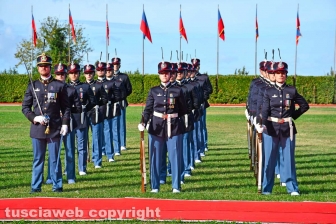 Viterbo - La cerimonia di consegna dei gradi agli allievi marescialli della scuola sottufficiali dell'esercito