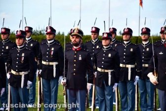 Viterbo - La cerimonia di consegna dei gradi agli allievi marescialli della scuola sottufficiali dell'esercito