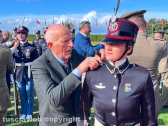 Viterbo - La cerimonia di consegna dei gradi agli allievi marescialli della scuola sottufficiali dell'esercito