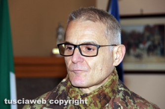 Scuola sottufficiali, Toscani De Col nuovo comandante