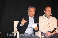 I candidati al teatro tenda