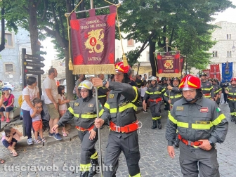 Viterbo - Sfilata dell'associazione nazionale vigili del fuoco